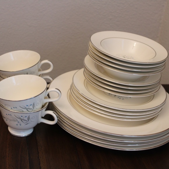 1950s Homer Laughlin Celeste - Picture 3 of 5